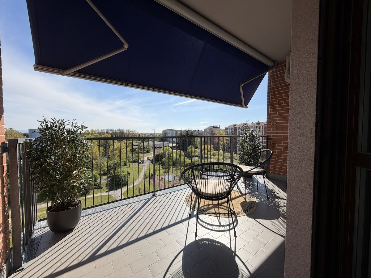 Vista sul parco dal balcone di Sofia Green House a Rozzano